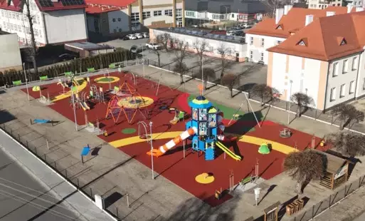Plac zabaw Ślimakowy Raj  bierze udział w plebiscycie „Modernizacja Roku i Budowa XXI wieku” 