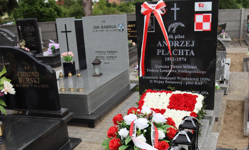 Zdjęcie do Pułkownik Andrzej Płachta upamiętniony tablicą pamiątkową